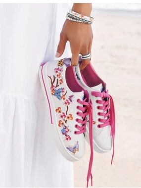 Brighton Sakura White Floral and Embroidered Butterfly Leather Sneakers size 8